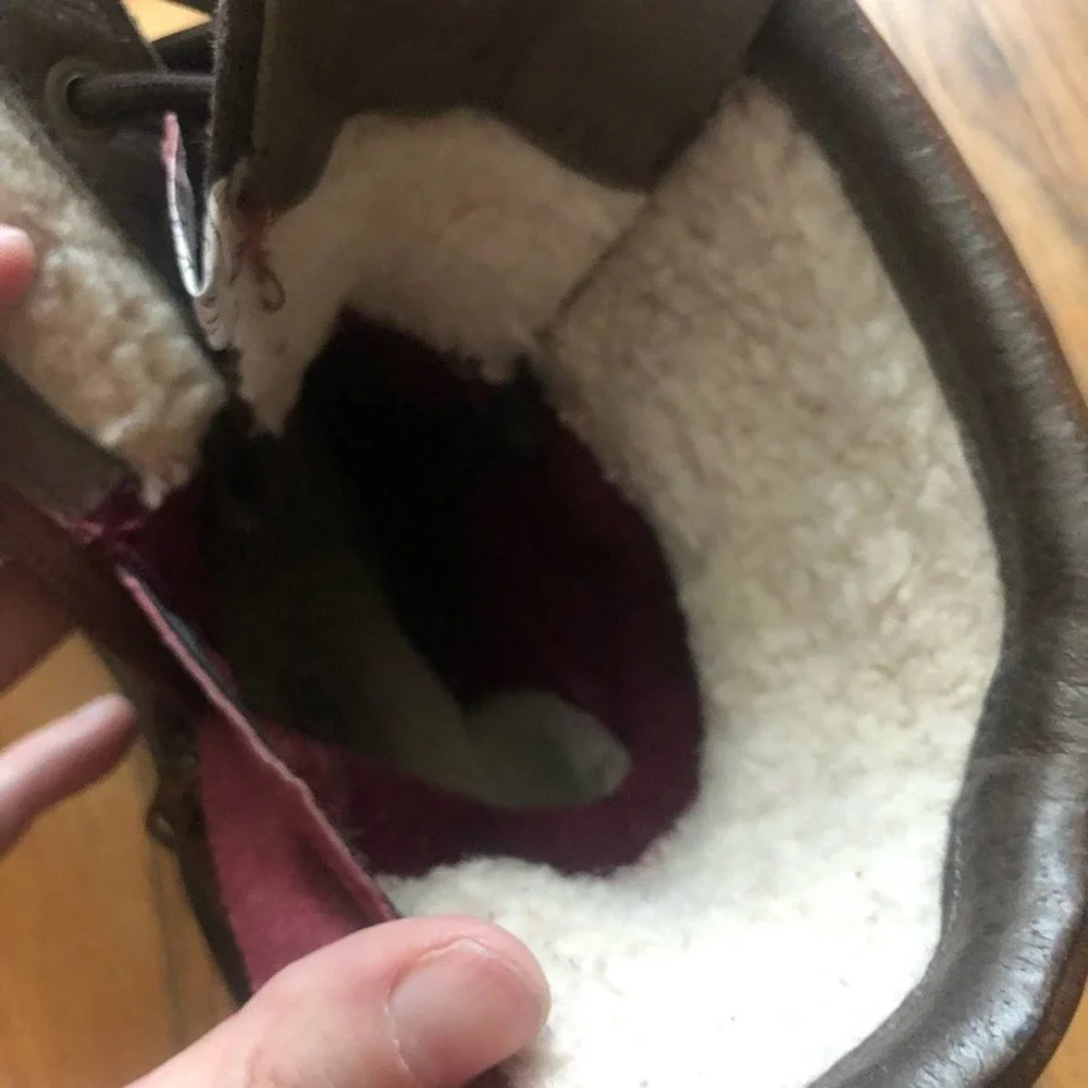 UGG Leather Zip up Boot Size 6